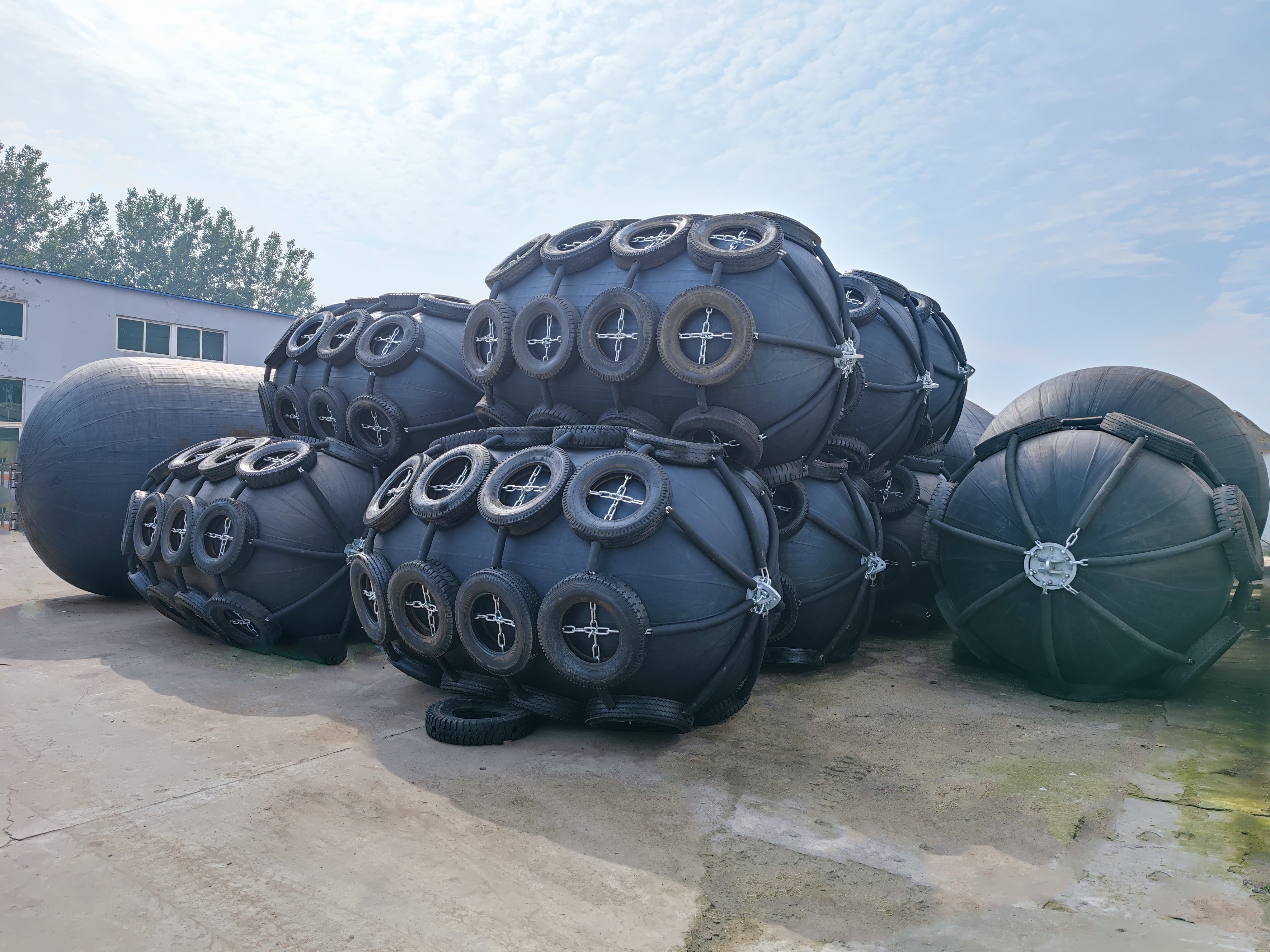 SGS Certificate Floating Defense 2.0X3.5m Pneumatic Rubber Fender