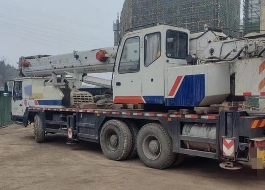 Year 2013 Engineering Construction Machinery Used Truck Crane 220ton
