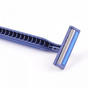 China 3 blade disposable shaving razor on sale