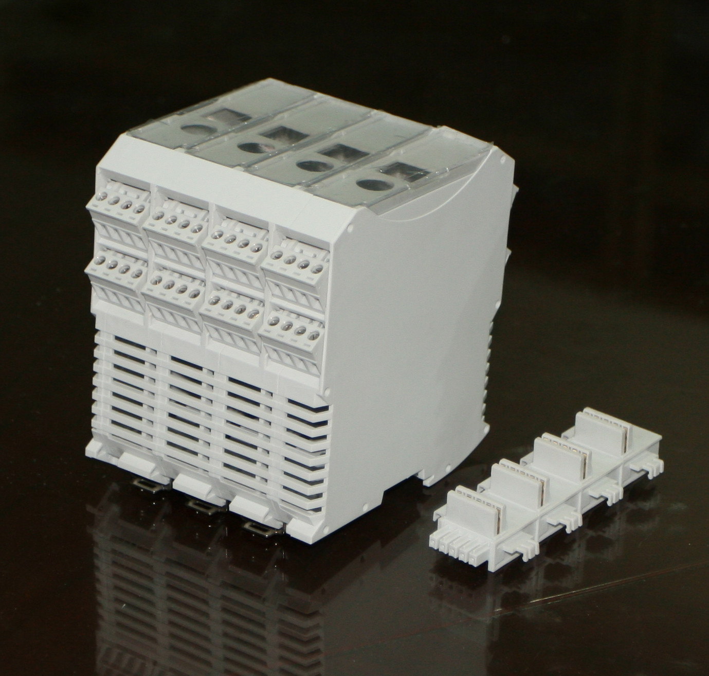 4 Poles OEM ODM PLC Housing 22.5mm Light Grey UL94V-0