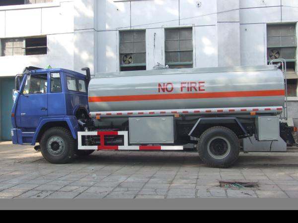 OEM Dongfeng Diesel Fuel Tanker Aluminium Oil Tank Trucks 4x2