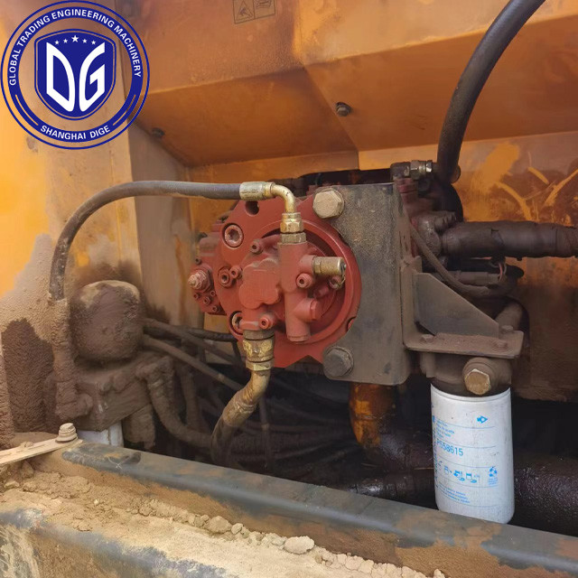 Original Hyundai 220 Used Crawler Excavator Year 2018 Engine Pump All Good