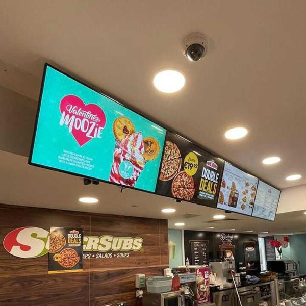 OLED Digital Wall Display with DDR3 4GB Memory for Semi-Outdoor Advertising