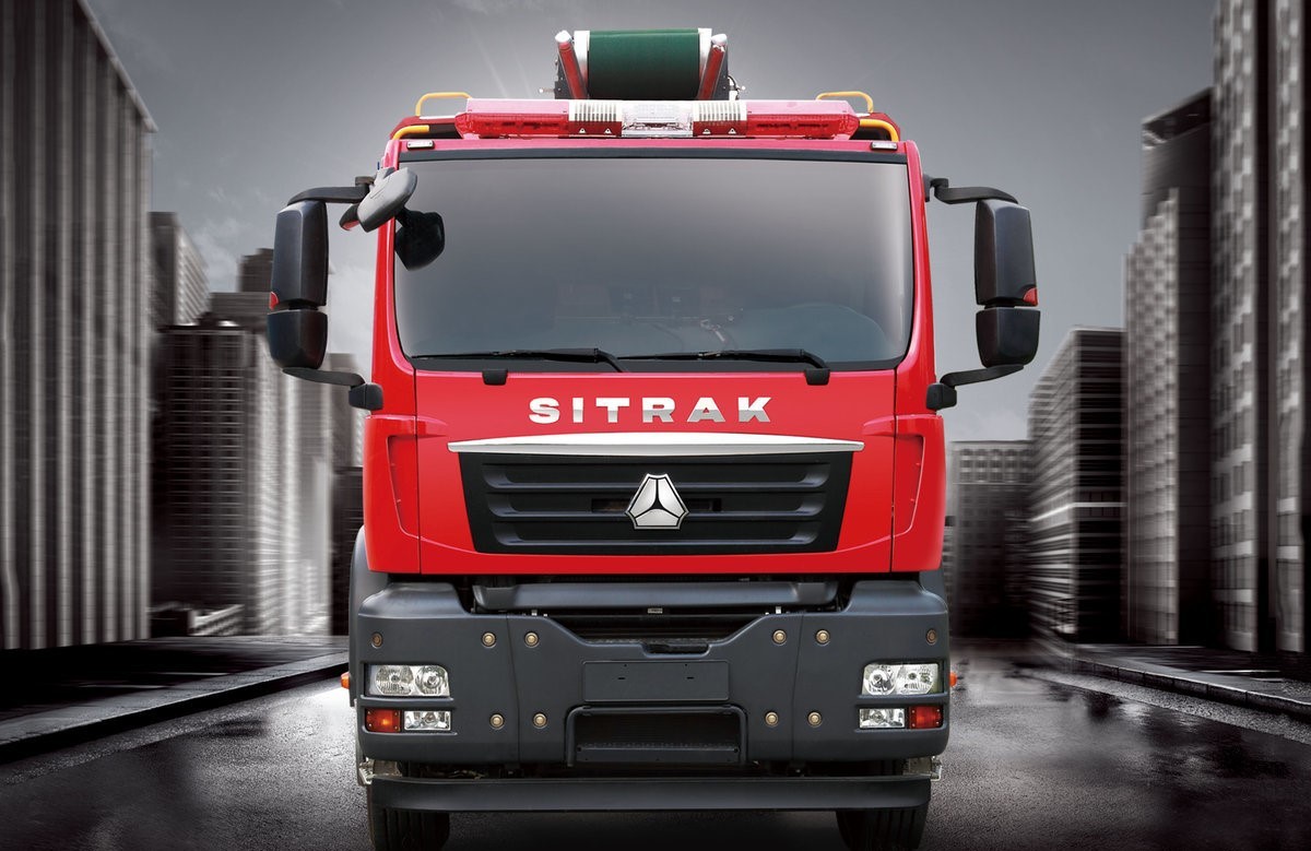 4X2 Fire Truck 4000 Liters Double Cab Fire Fighting Vehicles / Forest Fire Fighting Trucks