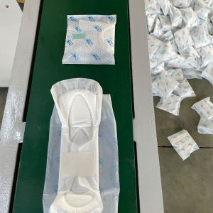 Quality Fully Automatic 3 Ply Nonwoven Face Mask Making Machine Medical Mask Making Machine wholesale