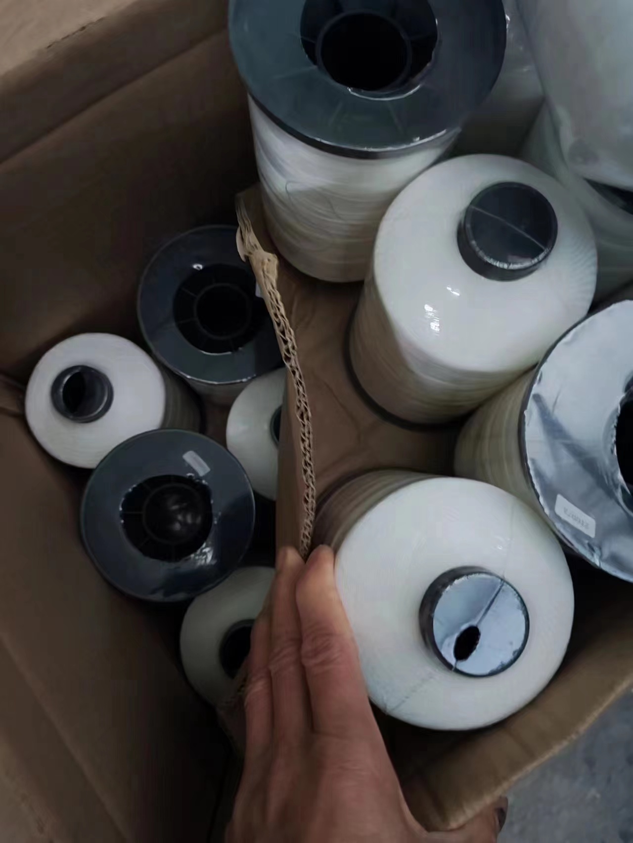 High Tenacity 150D/3 Sewing Thread for Quilting Mattress Exporter in Polyester Nylon