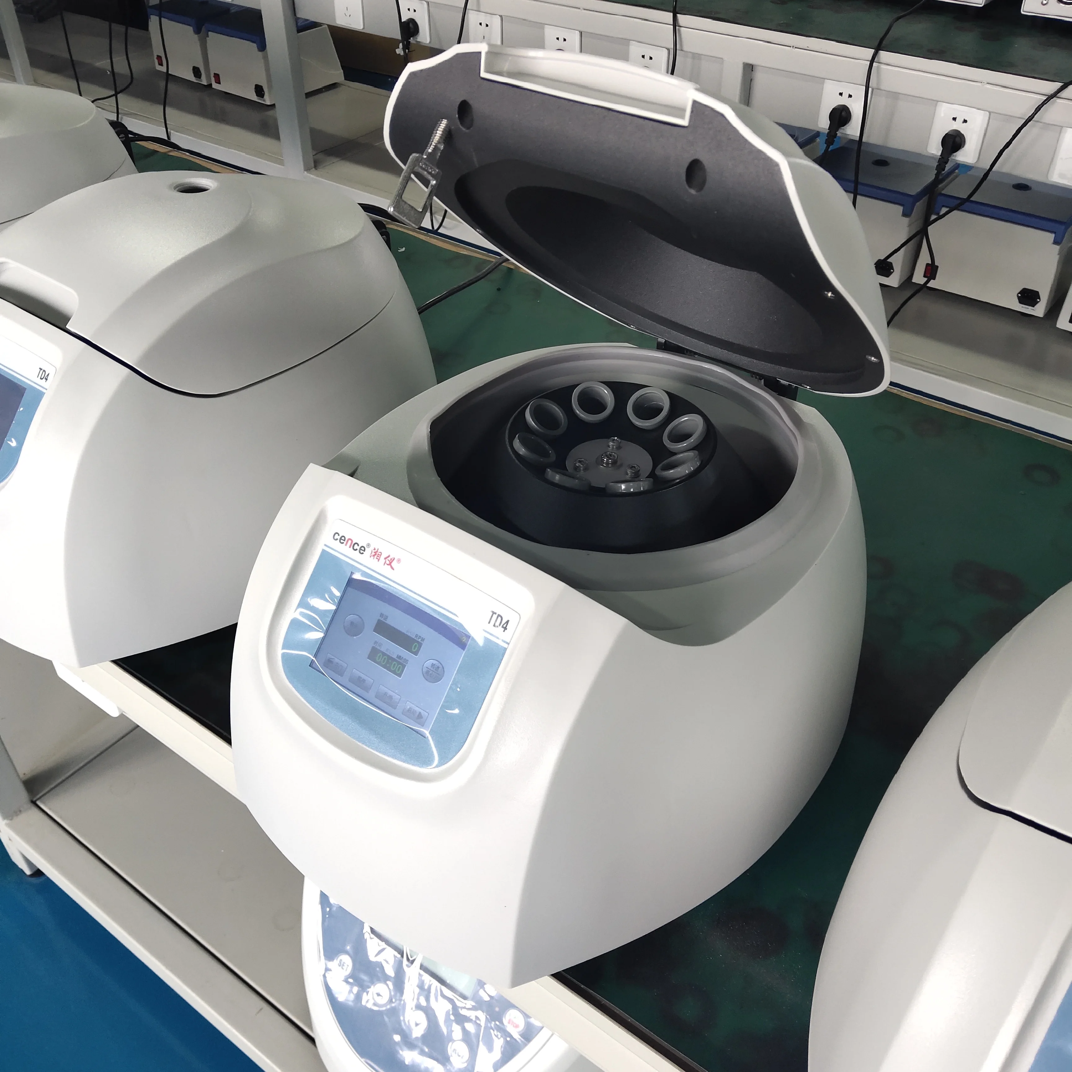 Blood Centrifuge TD4