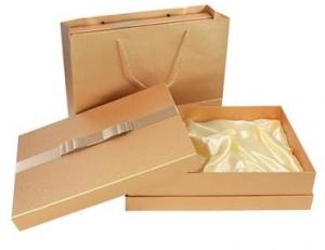 China Recyclable Boutique Box  Rigid Cardboard Gift Boxes For Pendant Jewelry on sale