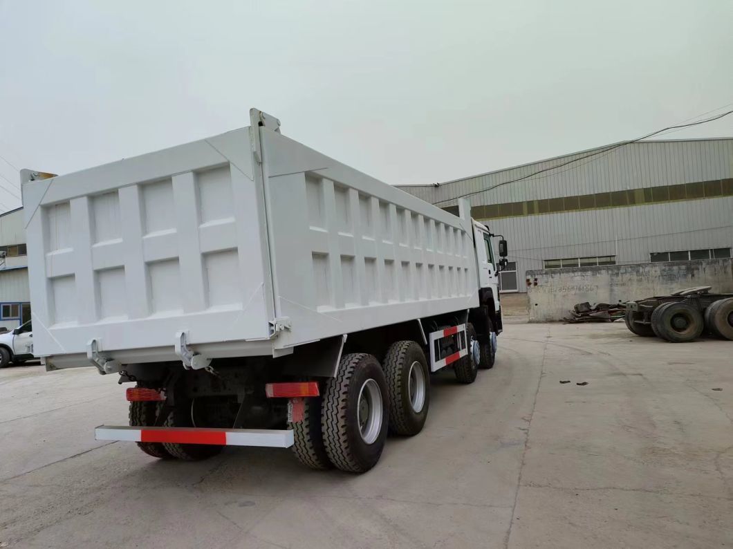 375HP Sinotruk HOWO 8*4 Dump Truck Secondhand Truck 12 Wheels White Color.