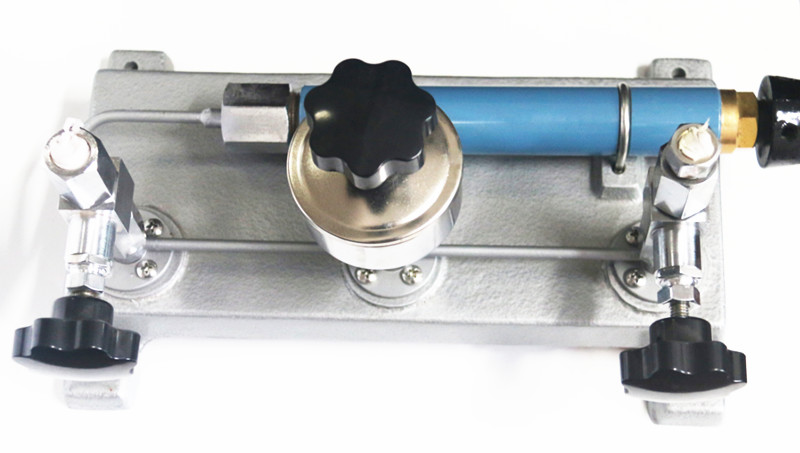 60MPa Precision Hydraulic Pressure Gauges Calibration Machine