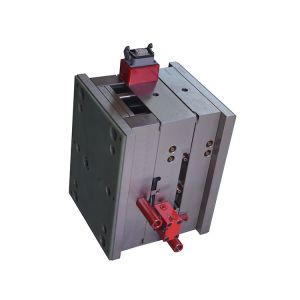 Automotive Insert Hot Runner Injection Molding P20 Plastic 4 Cavities