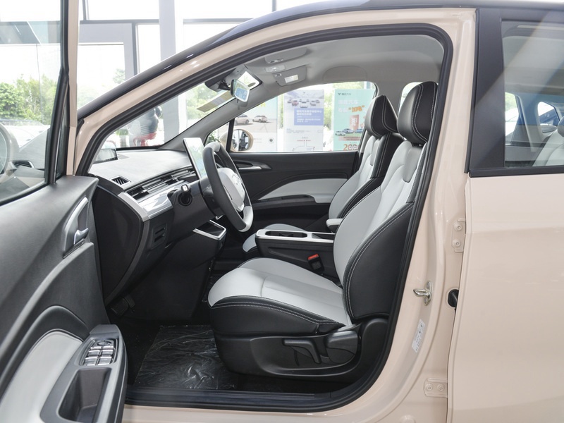 Hot Selling New Car 2023 Nezha AYA 318Km 401Km Lite Edition Neta AYA cheap Auto Electric Vehicle EV Cars Pure Electric C