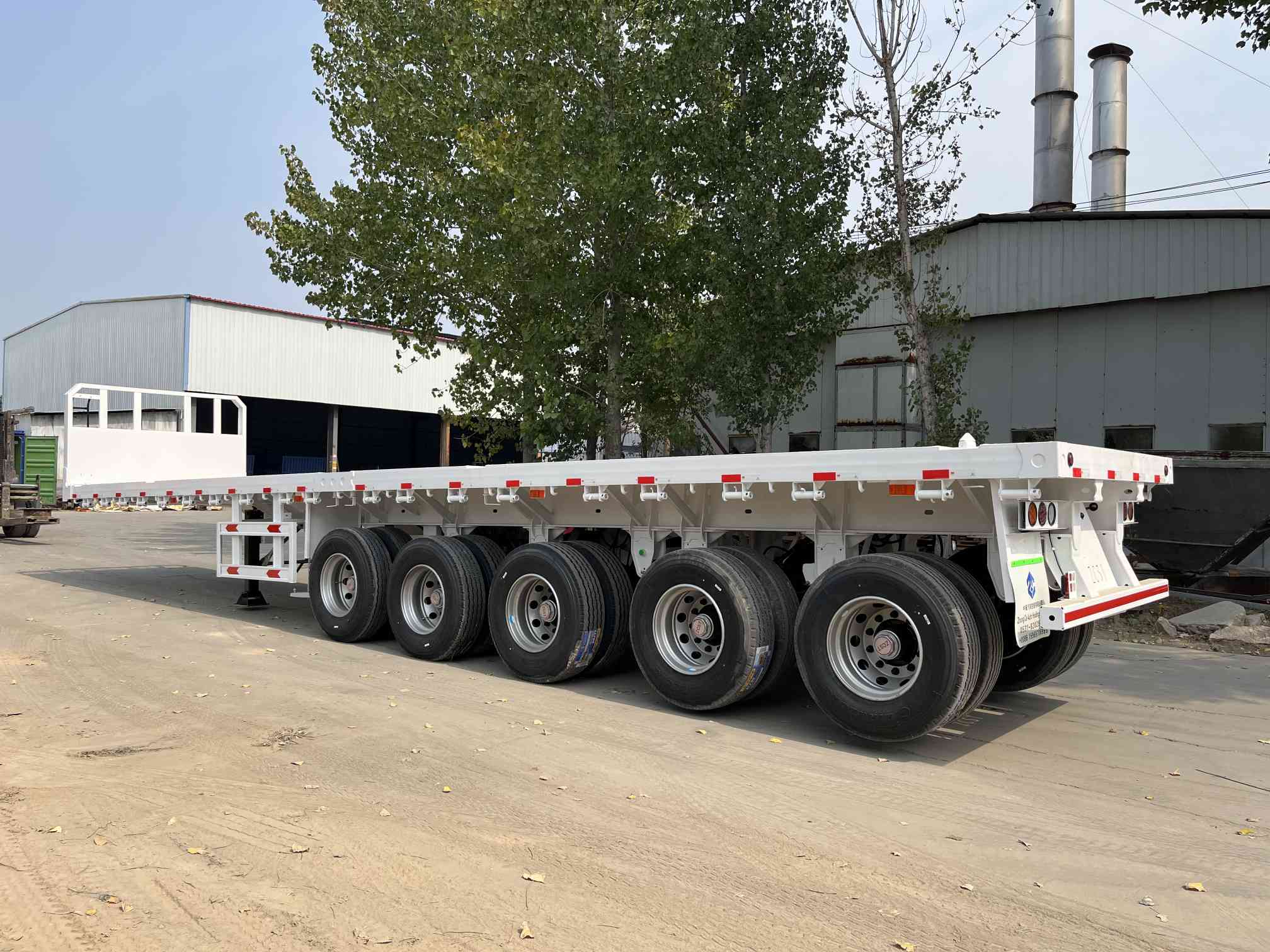 CIMC 3 Axles Or Customization with 3mm 4mm Grain Plate Platform 20ft 40ft Container All Kind Of Cargo Flatbed Truck Semi Trailer