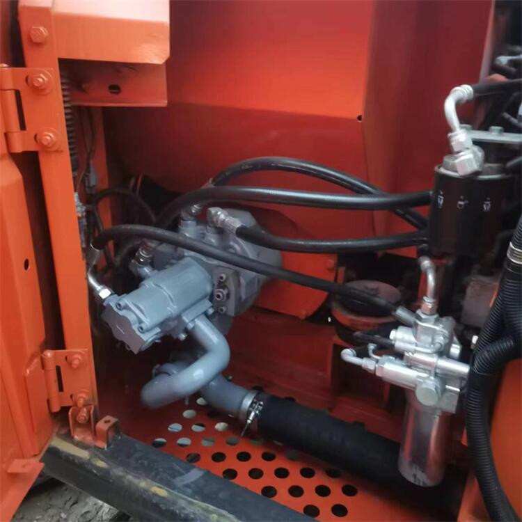 Year 2022 Hitachi ZX60 Crawler Excavator in Japan Less Hours Operating Weight 5850KG
