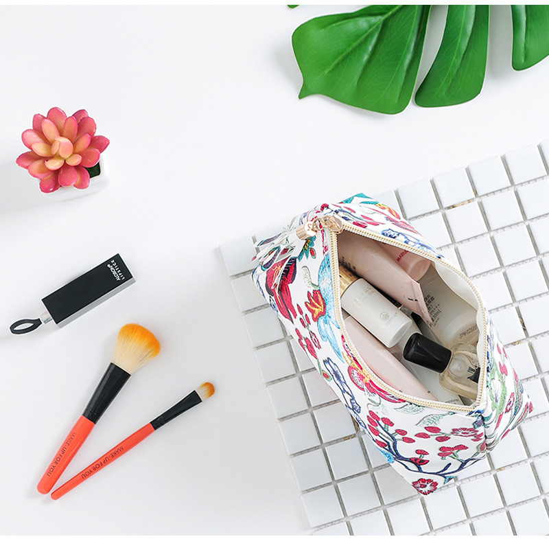 Wholesale Vivid Embroidery Flower Pattern Fabric Elegant Beauty Bag