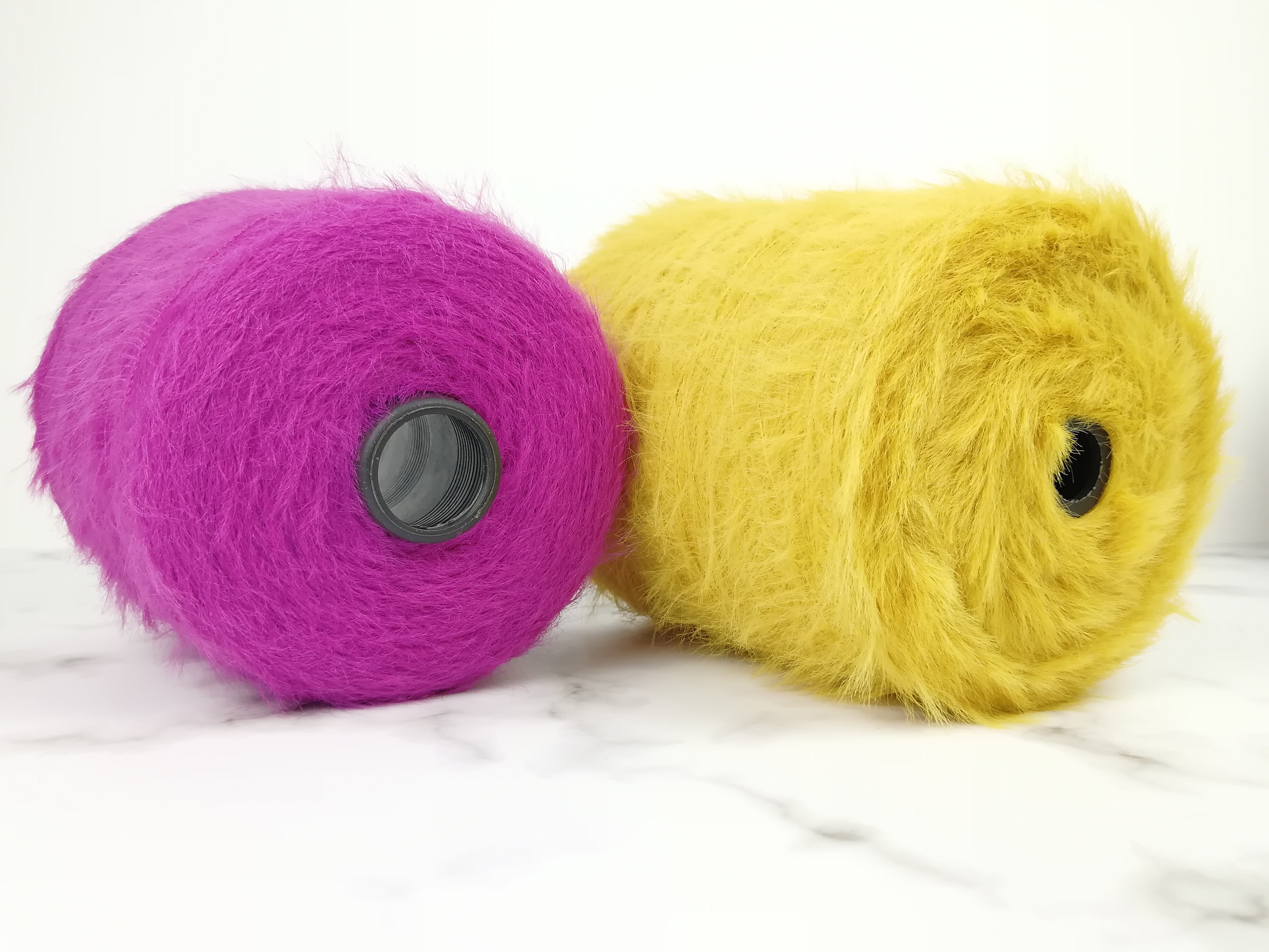 Soft Mink Down Yarn 1.3CM 2CM 4CM 100% Nylon Feather Fluffy Wool Yarn For Knitting Machine