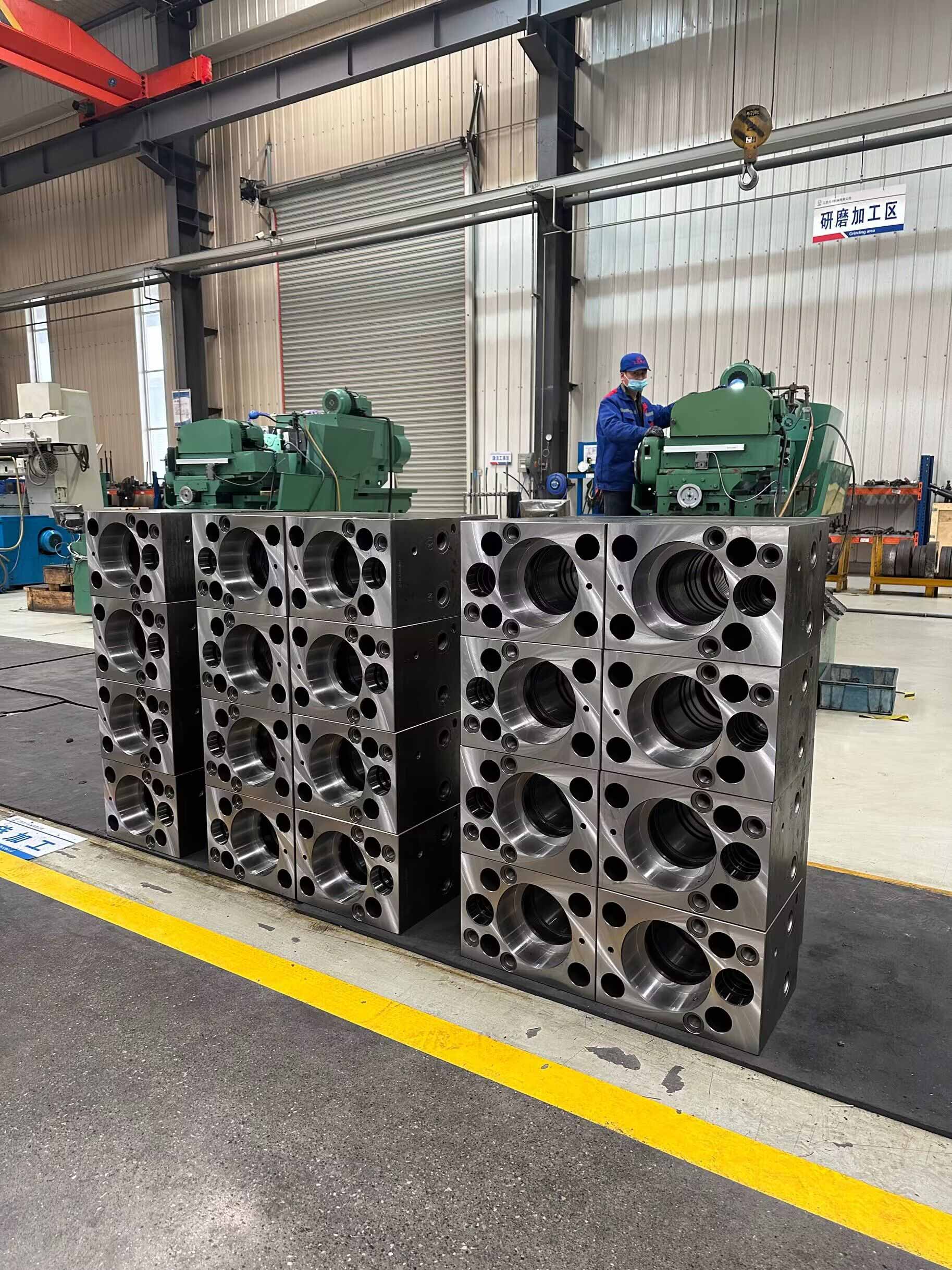 70 KGS Excavator Spare Parts EDT2000 Hydraulic Rock Hammer Breaker for Heavy-Duty Earth-Moving Construction Machinery 6