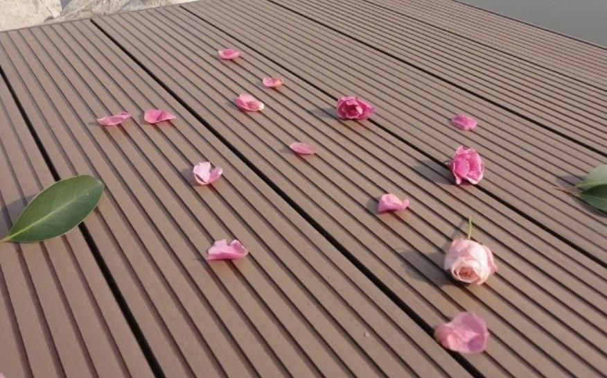 High Quality Wood Plastic Composite Plank for Decoration Material (130*5)