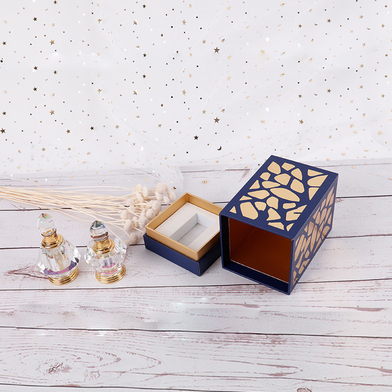 Square CMYK 350g Paper Perfume Bottle Packing Box EVA Foam