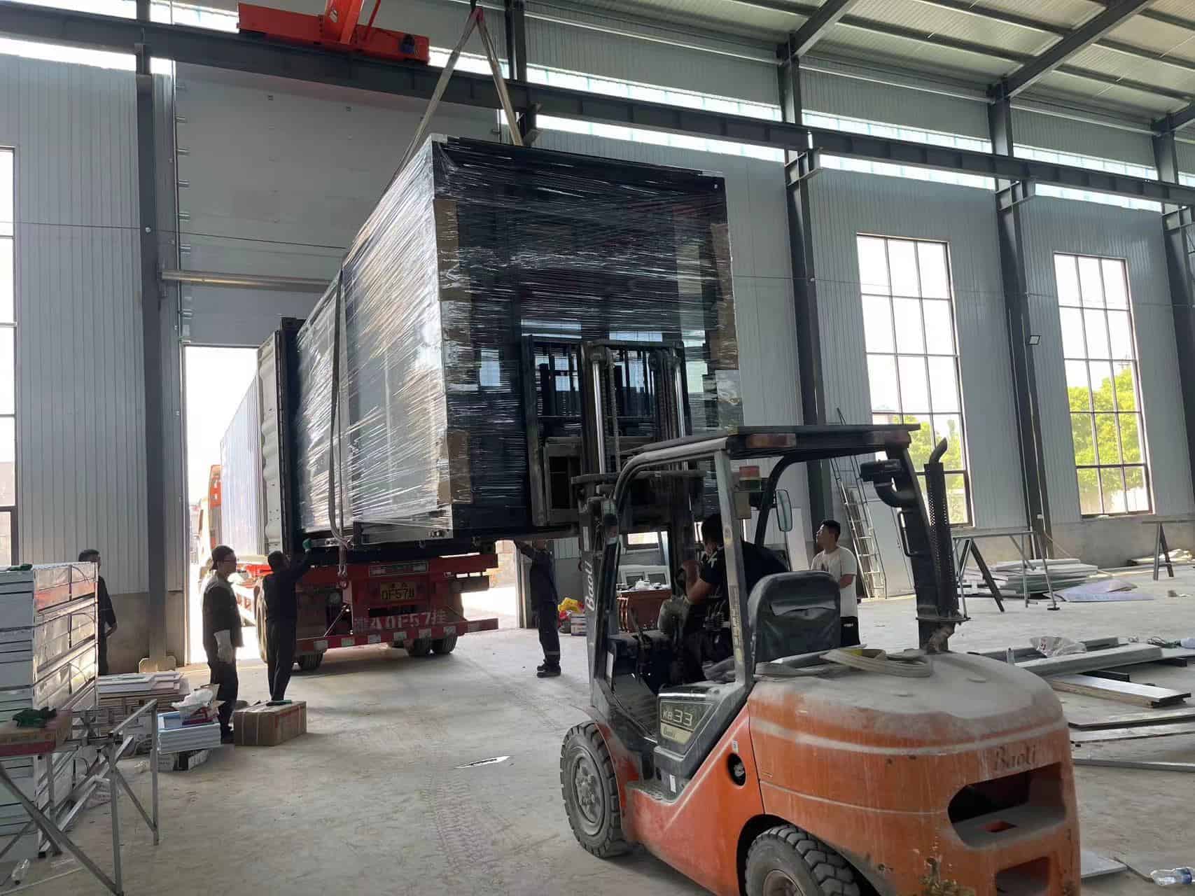 Grande foldable prefab house transport