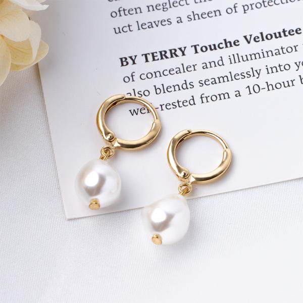 Korea Stainless Steel Gold Hoop Earrings 10mm Pearl Drop Earrings For Women