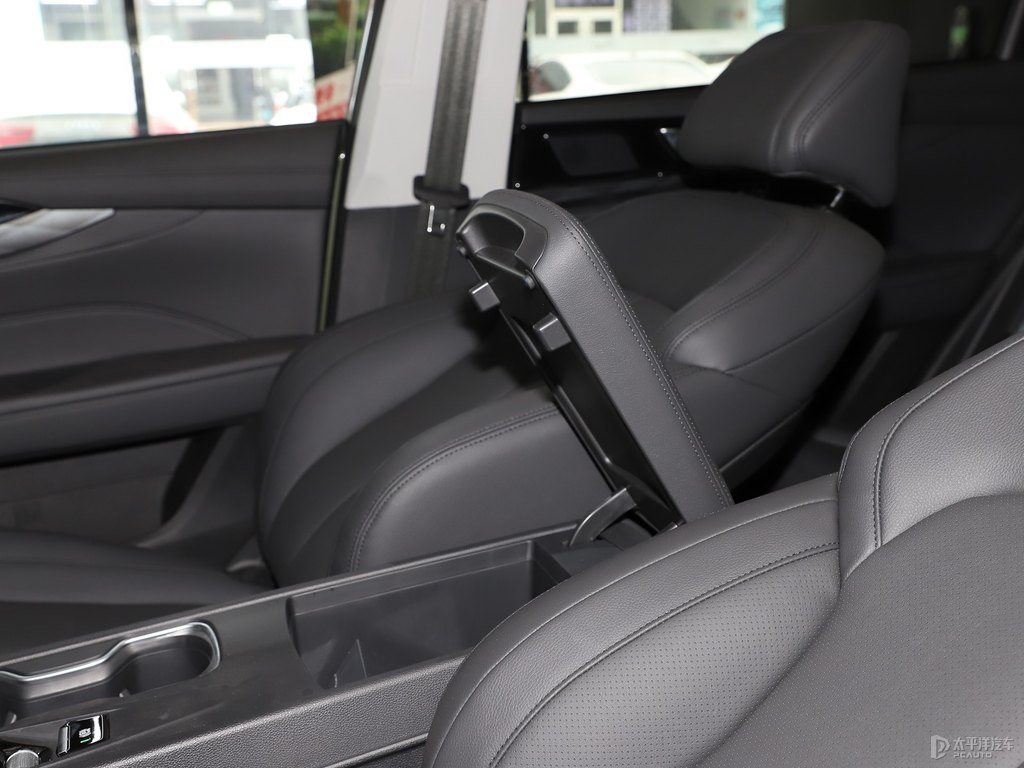 China's hot selling mid-size SUV WM Motor WM W6 2021 520km PRO Discovery Edition