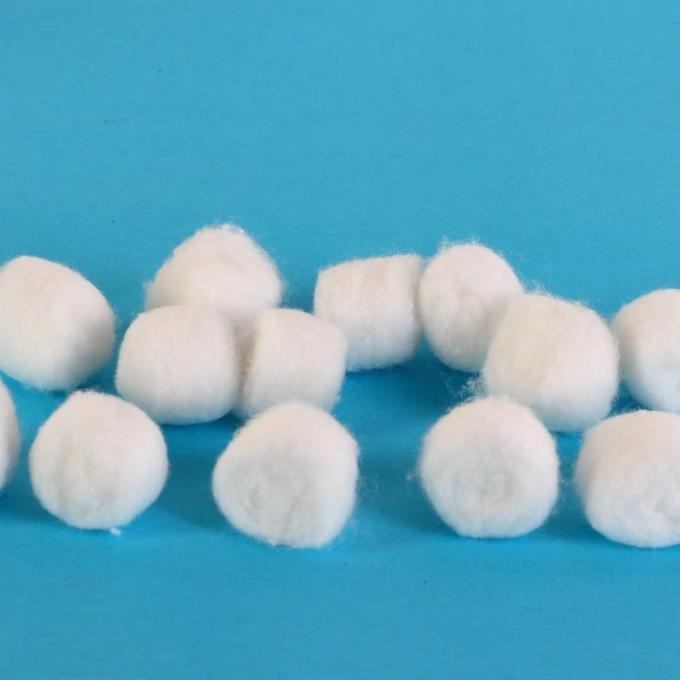 OEM Pure Cotton Sterilize Alcohol Cotton Ball White Medical Absorbent With CE