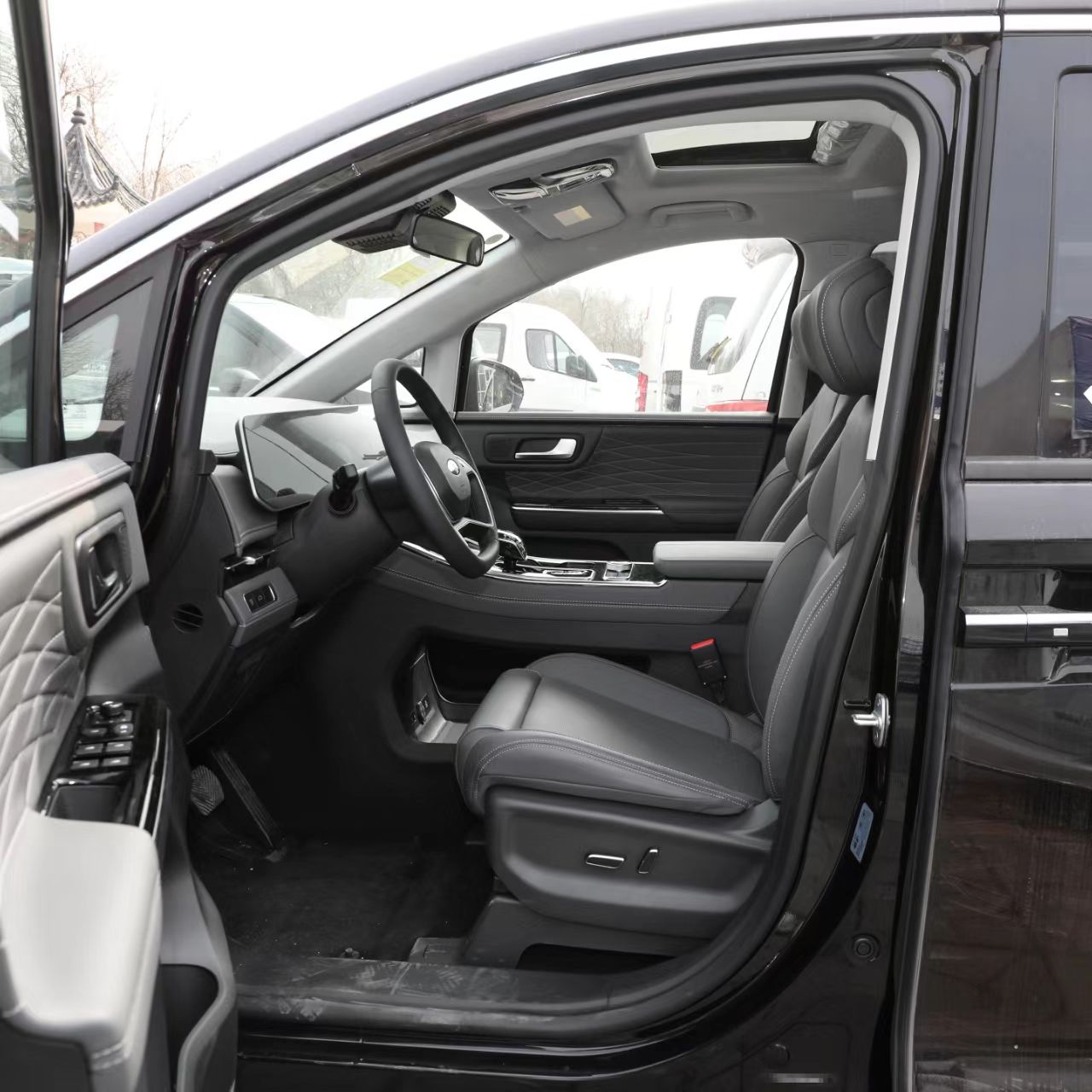 Fabric Seats JAC Ruifeng RF8 2024 2.0T Middle Large MPV ABS 7 Seats Used Car