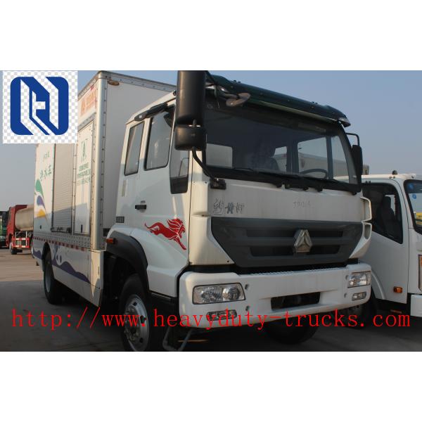 Sinotruck 4 x 2 266HP Mobile Workshop Truck With Repair Tools Yellow With Crane Maintain Car