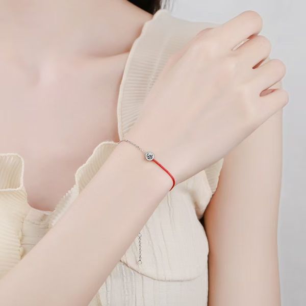 Varies By Design S925 Silver Bracelet Jewelry Offering High Durability And Stylish Designs For Retail And Distribution Buyers