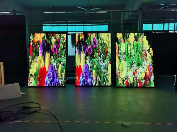 Shopping Center HD P3 LED Poster Display Wide View Angle Computer Synchronous