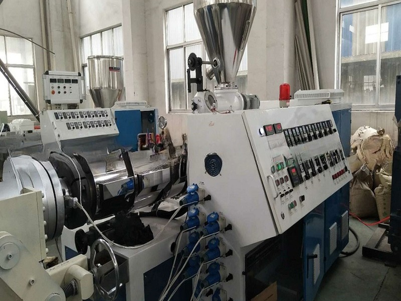Plastic Pipe Extruder Machine/PE Pipe Machine
