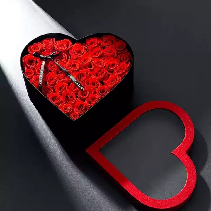 Clear Shiny Lid Heart Shaped Flower Packaging Boxes for Customized Flower Arrangements
