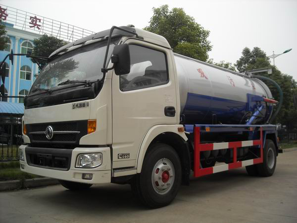 DONGFENG 6m3 (6000L) Suction Sewage Truck/4x2 140hp Cummins engine