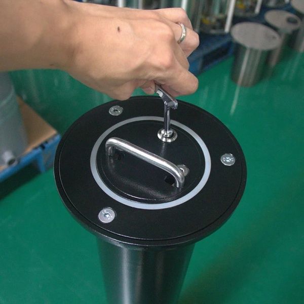 Stainless Steel Manual Retractable Bollard with Hydraulic Lifting Core for Driveway Security