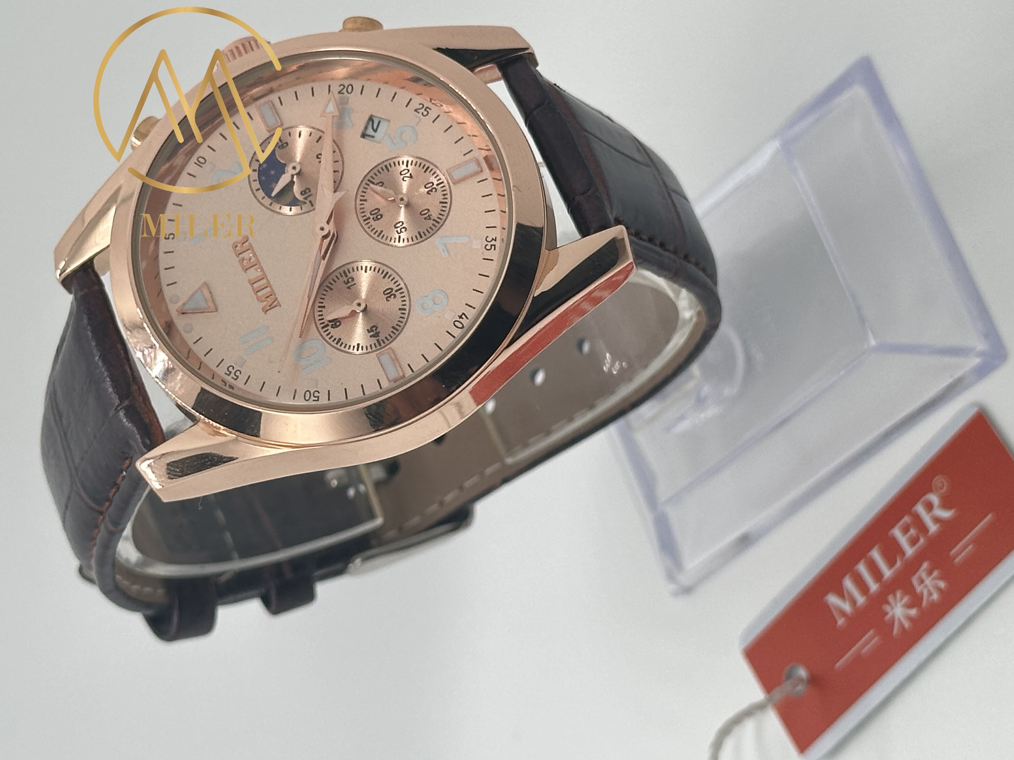 Fashion Round Dial Men′s Watch Design Multi-Function Calendar Quartz Wristwatch