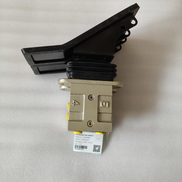 Hyunsang Excavator Parts Pedal Valve 31N6-20020 For R110-7, R110-7A, R140LC-7, R140LC-7A
