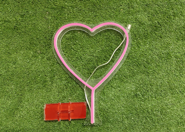 Pink Heart Hazard Free 12VDC EU Plug USB Neon Signs For Gift