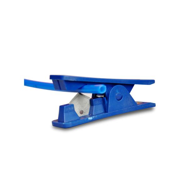 Mini Portable PE Plastic Tubing Cutter Easy Operation With Stainless Steel Blade