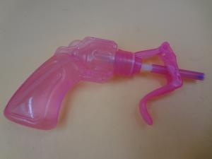 China Really Sour Fancy Gun Toys Candy With Spray Drink Cool Feeling ISO Certificate on sale