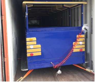 Electric Trackless Sightseeing Amusement Park Train Two Carriages 42 Seats