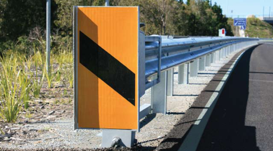 Customized Galvanized Powder Coated Traffic Safety Fitting Steel SKT End for Highway Guardrail