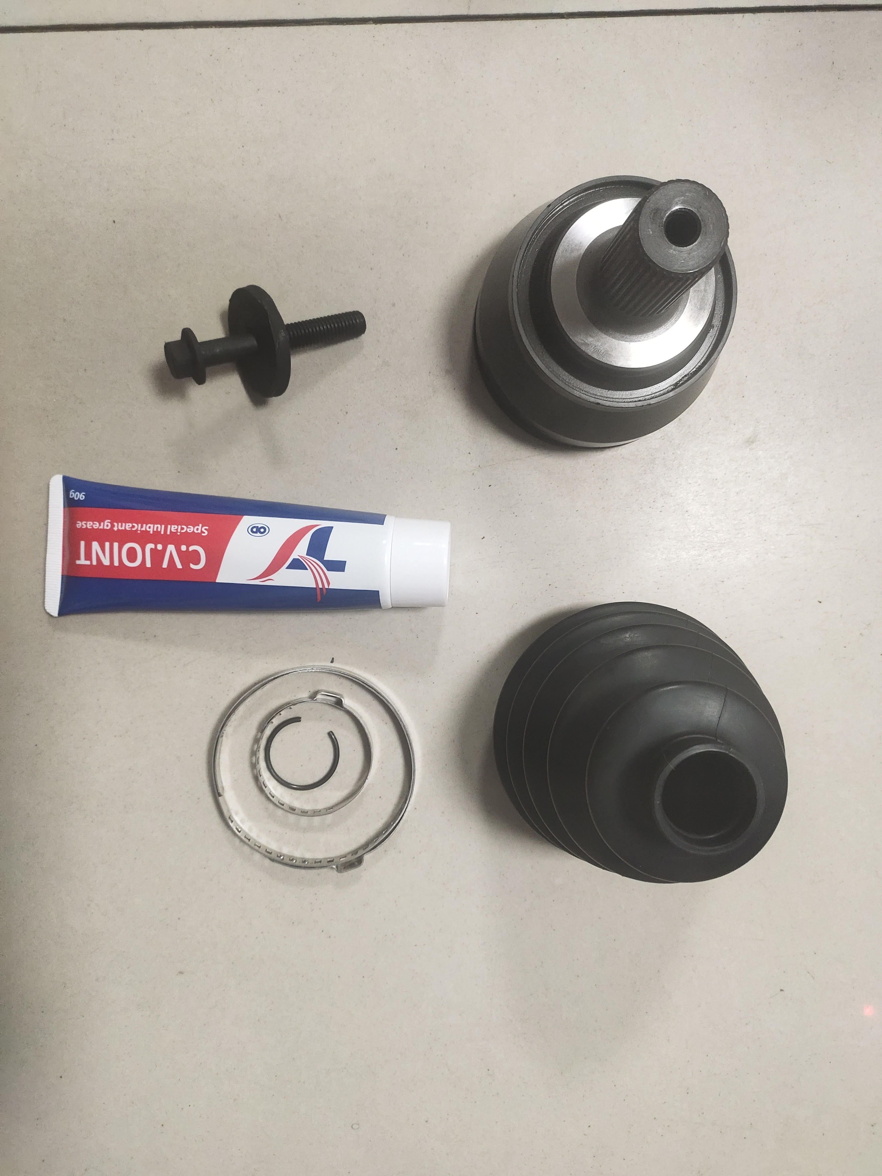 OE 36010171 Front Right Axle Drive Shaft Boot With Velocity Kit Constant Velocity Joints Axle Drive Shaft Sheath For Volvo