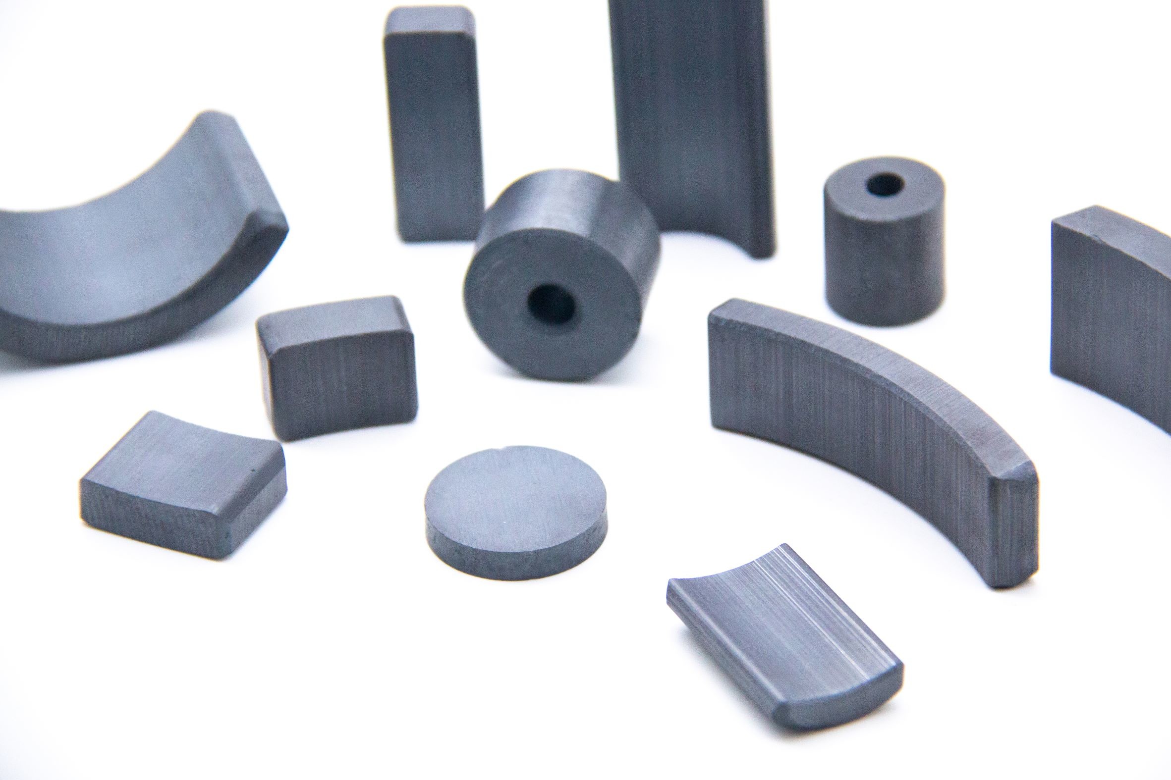 Permanent Ferrite Magnets That Can Withstand High Temperatures And Provide Stable Performance In Automotive Engines