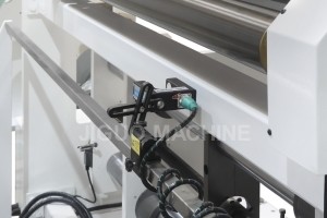 Automatic Bopp Tape Paper Slitting And Rewinding Machine JIGUO ZWS-400B