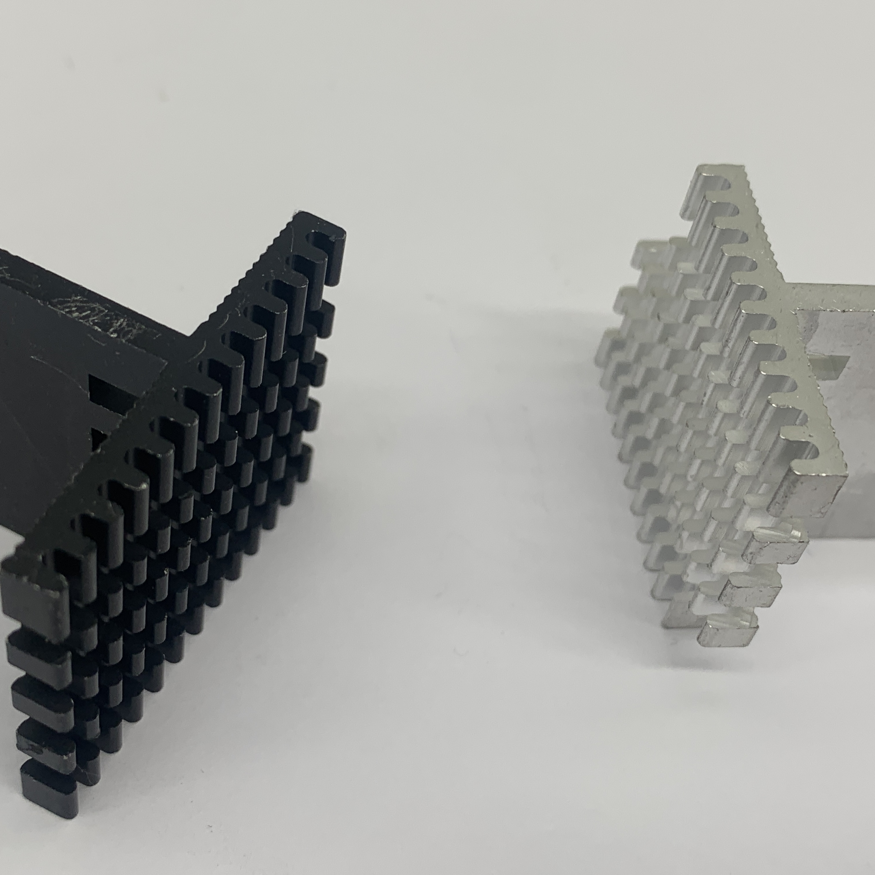 CNC Machined VGA Extruded Aluminum Heatsinks Copper Alloy Material