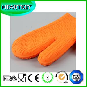 China Heat resistant silicone gloves/oven mitts for oven cooking of bbq baking glove on sale