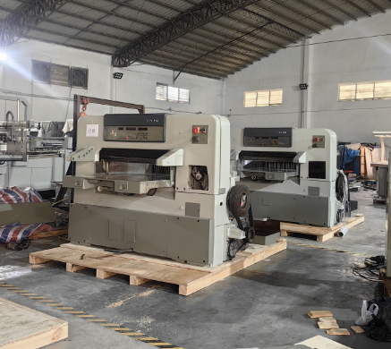 3600KG Weight Automatic A4 Paper Cutting Machine for Precise Cutting in 1994