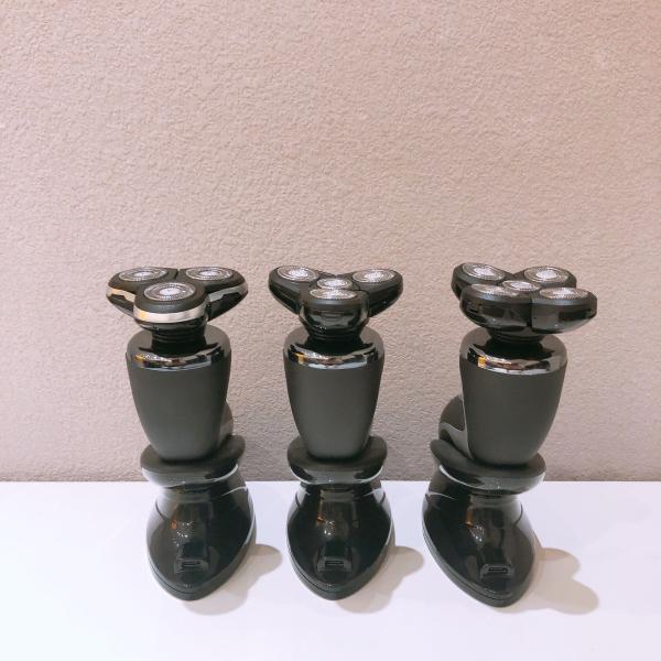 Portable Men's Electric Shaver with Stainless Steel Blade and Plastic Handle for Face Use