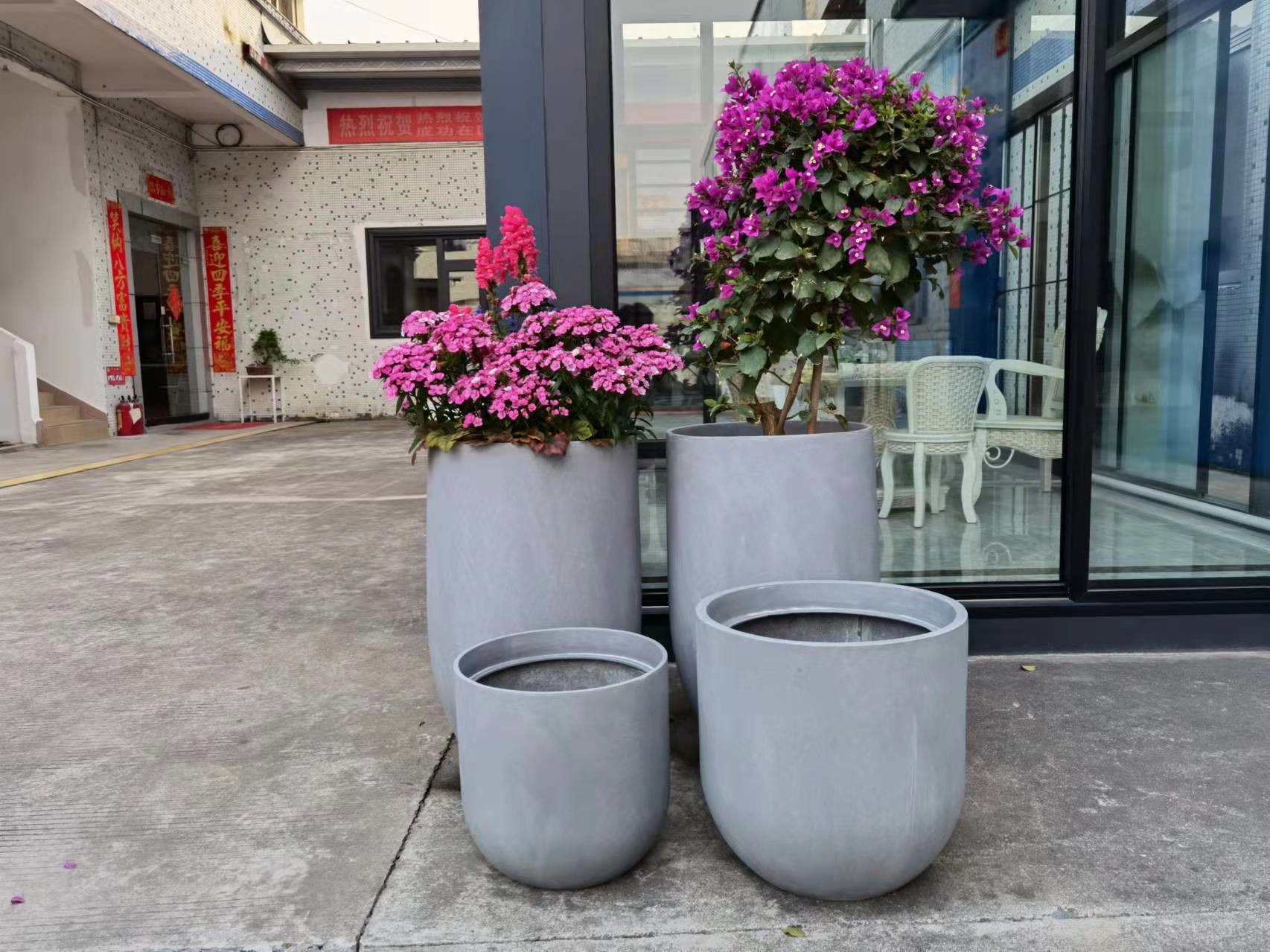 China Wholesale Round Shape Fiberglass Flower Pots GRP Planter Box For Outdoor Indoor Decor